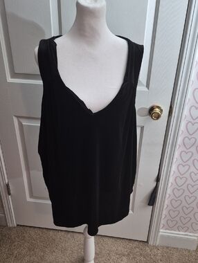 Old Navy Black V-Neck Tank Top